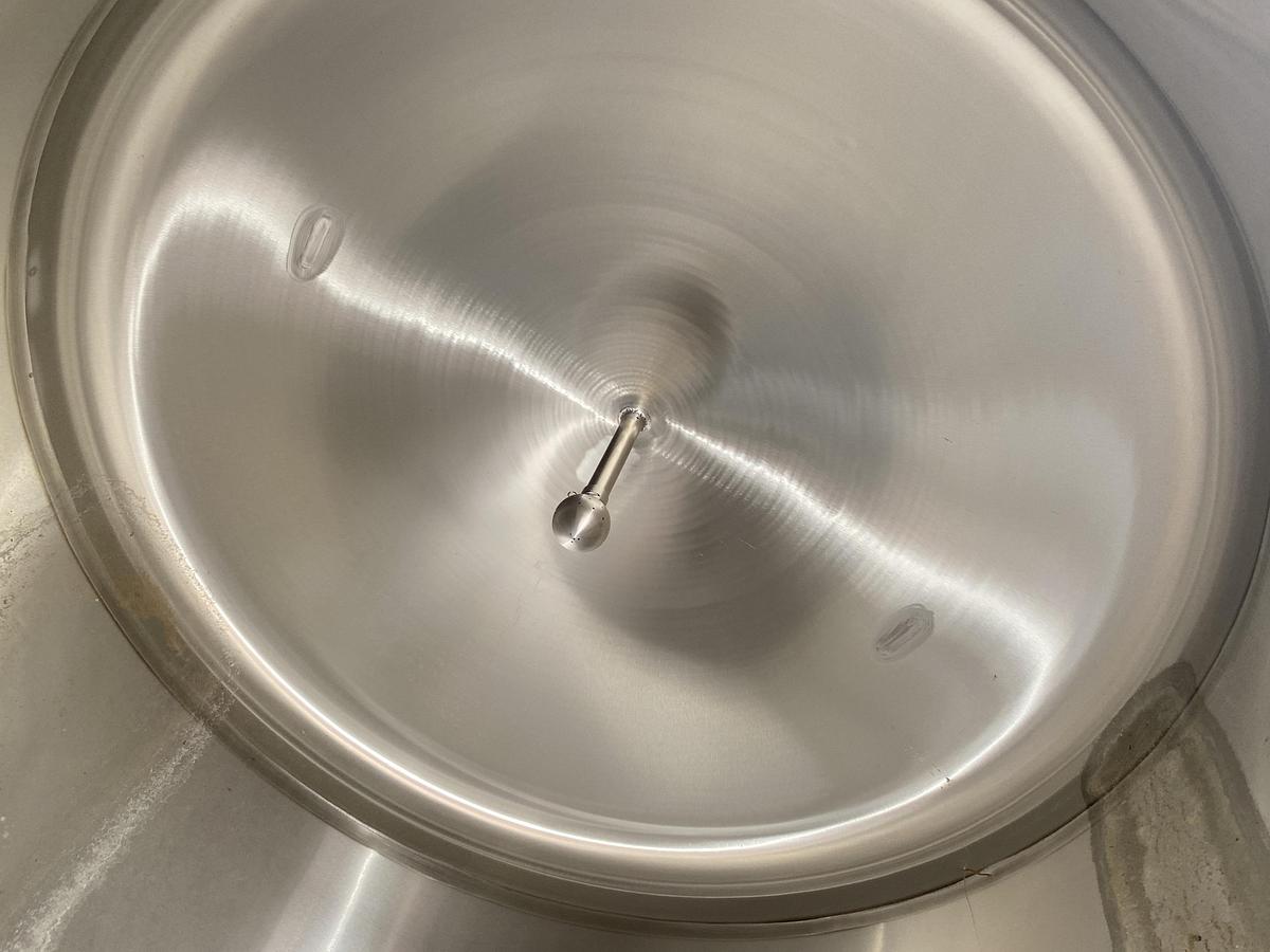 Used Used Deutshe Babcock BTE Gruppe Bdag 2600L/680 gallon 304 stainless steel vertical jacketed tank