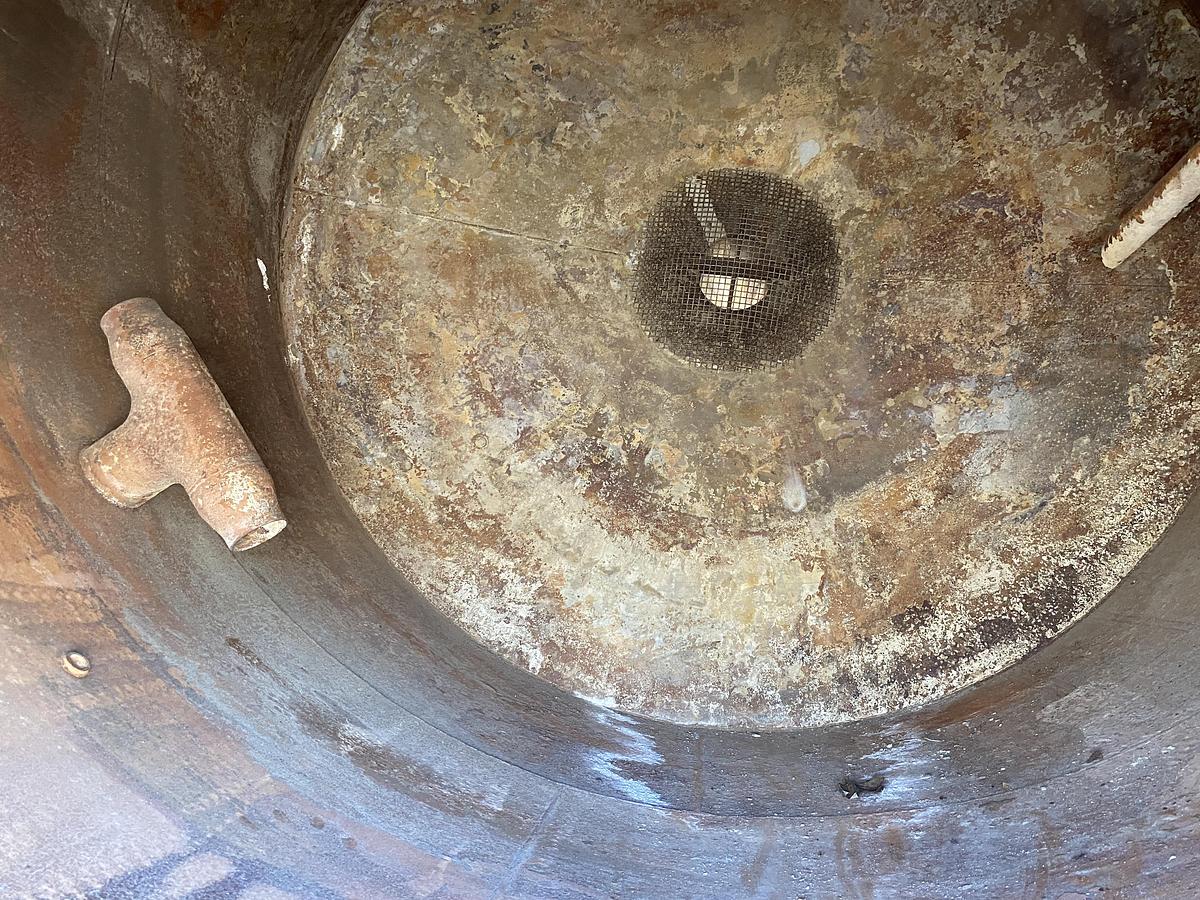 Used Used Gaston County approximately 2800 gallon 304L stainless steel vertical tank