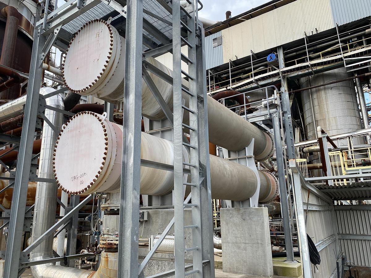 Used Used Southern Heat Exchanger Corp.  Approximately 8500 sq. ft. 304L stainless steel horizontal heat exchanger