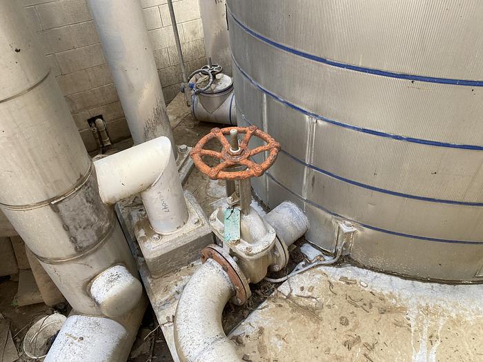 Used Used Armor Metalworks approximately 10,500 gallon 304L stainless steel vertical tank