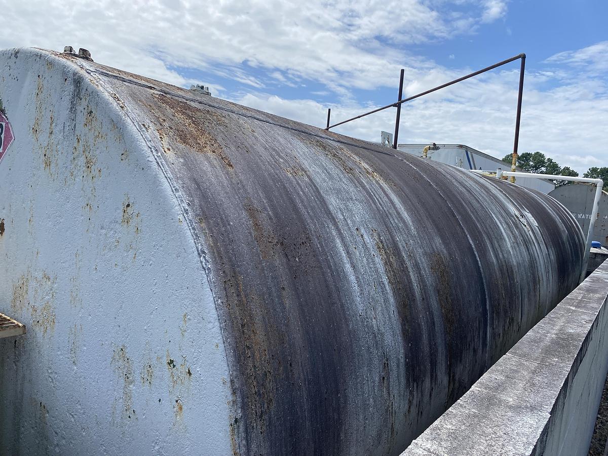 Used Used approximately 10,000 gallon carbon steel single-walled horizontal storage tank.