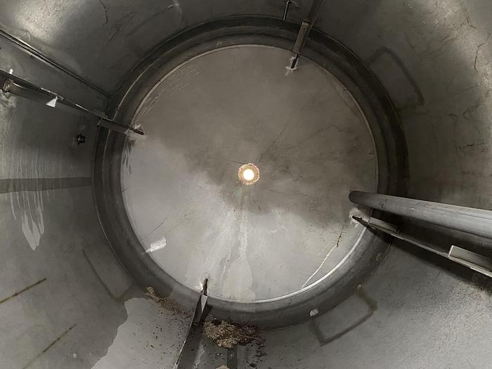 Unused Crown Iron Works Inc. 2500 gallon 304L stainless steel vertical pressure tank
