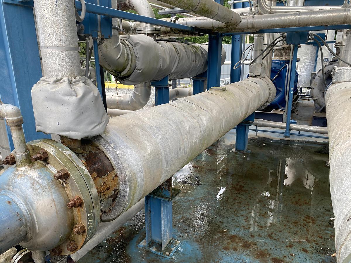 Used Used JFD Tube & Coil Products Inc. 282.5 sq ft. 304L Stainless Steel shell and tube heat exchanger