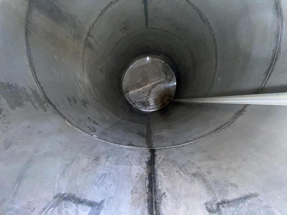 Used Used Industrial Air Inc. approximately 10,000 gallon 304 stainless steel storage tank