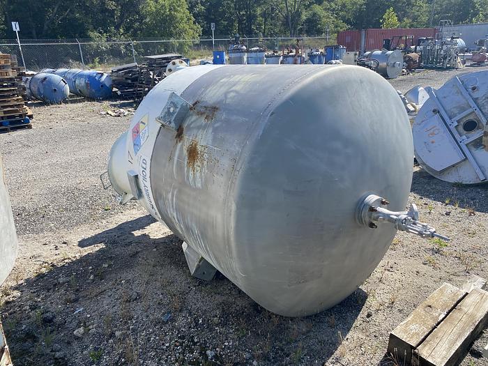 Used Used Circleville Metal Works approximately 750 gallon 304 stainless steel vertical mix tank