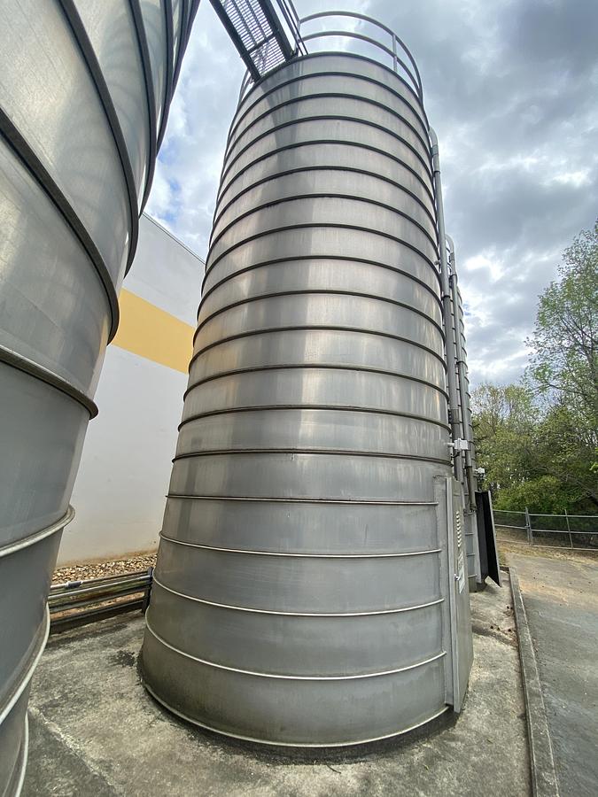 Used Used Conair Contract Systems Inc. 1709 cu ft Spiral Aluminum vertical bulk material silo