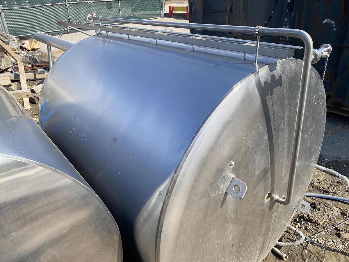 Used Used Deutshe Babcock BTE Gruppe Bdag 2600L/680 gallon 304 stainless steel vertical jacketed tank