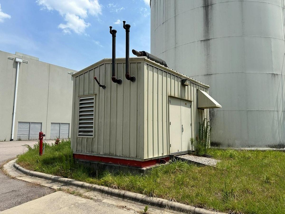 Unused Complete Diesel Fire Pump System in skidded Building