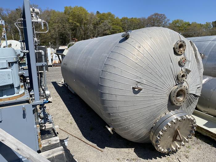 Used Used ExceleTech Inc. approximately 2500 gallon 304 stainless steel vertical pressure tank