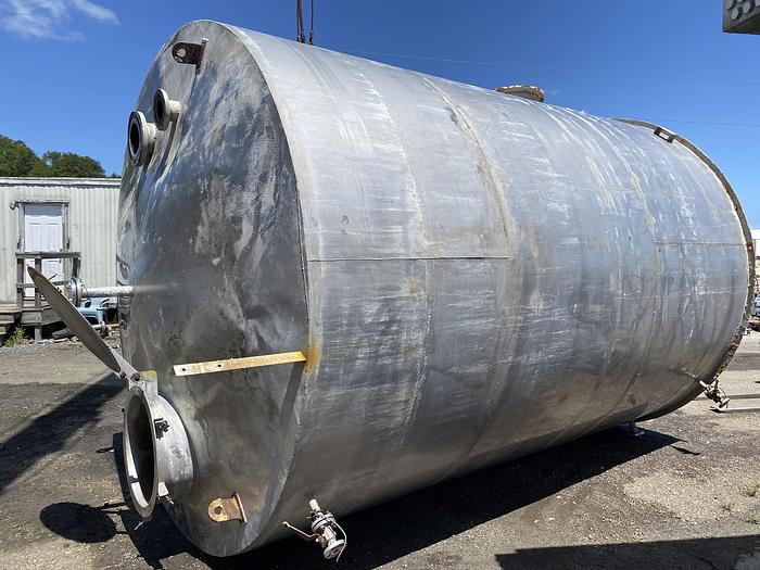 Used Used approximately 9000 gallon stainless steel vertical storage tank