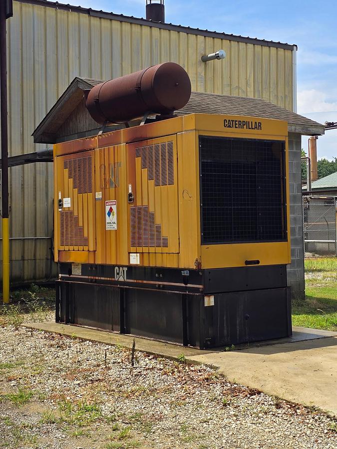 Used Used Caterpillar Stationary 250 KW diesel generator