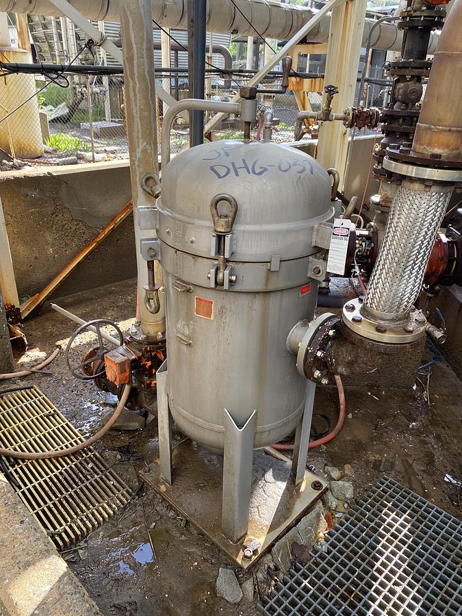 Used Used Pall Filter Specialists Model FSPN-812 #3 316 stainless steel multi-bag filter.