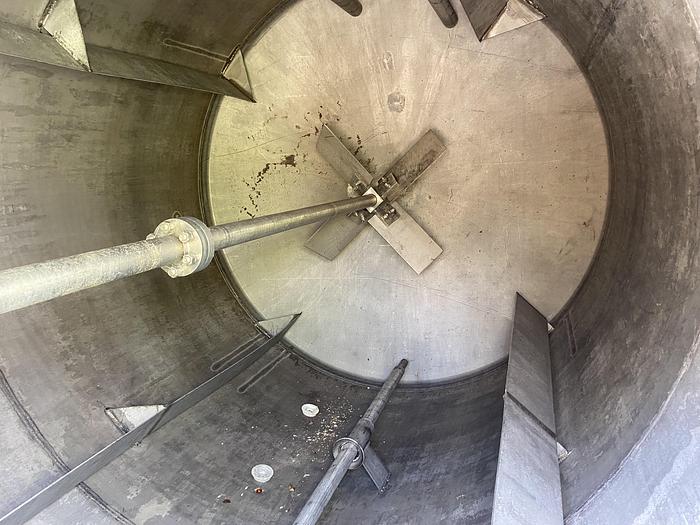 Used Used approx 1400 gallon 304 SS mix tank.