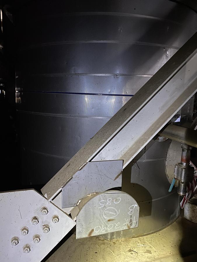 Used Used Armor Metals 3000 gallon 304L stainless steel tank