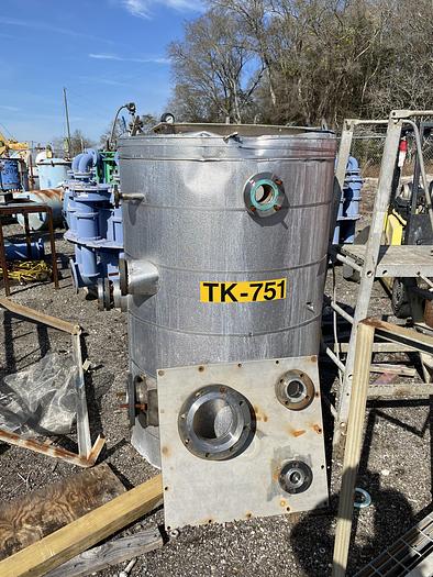 Used Used ICM Inc. 263 gallon stainless steel vertical tank