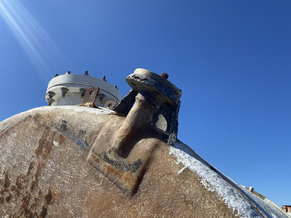 Used Used Owens Corning 5600  gallon fiberglass vertical storage tank