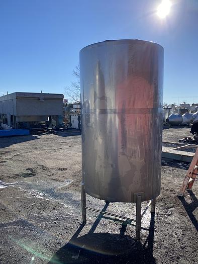Used Unused BCast Stainless Steel Products approximately 600 gallon 304 stainless steel sanitary vertical tank
