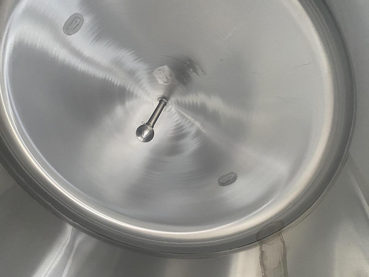 Used Used Deutshe Babcock BTE Gruppe Bdag 2600L/680 gallon 304 stainless steel vertical jacketed tank