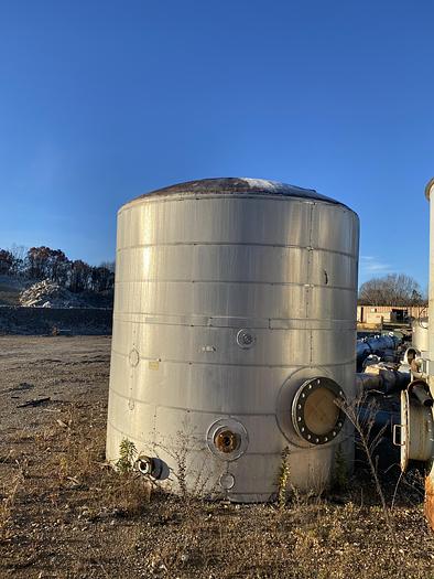 Used Used approximately 6000 gallon vertical fiberglass storage tank
