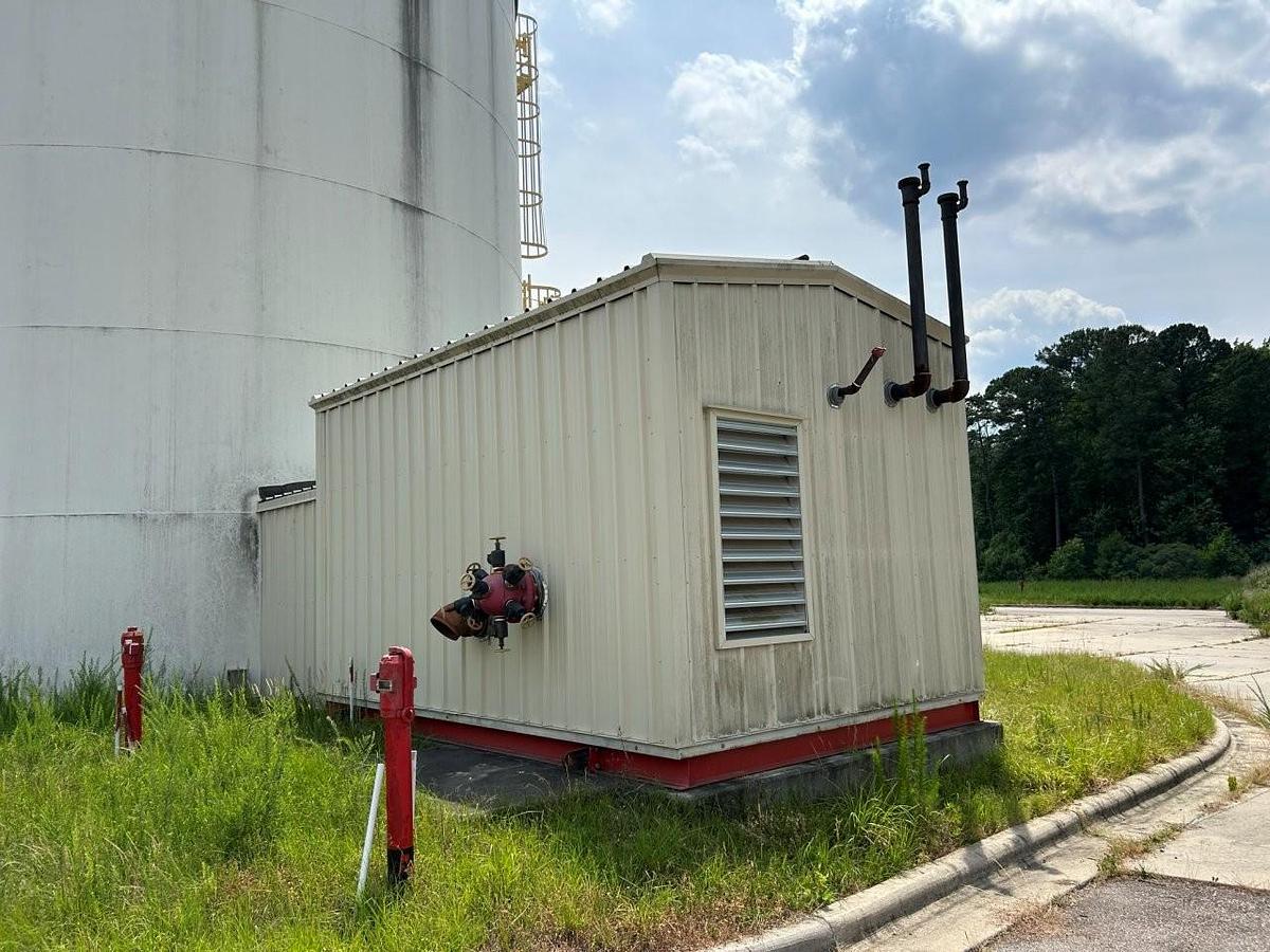 Unused Complete Diesel Fire Pump System in skidded Building