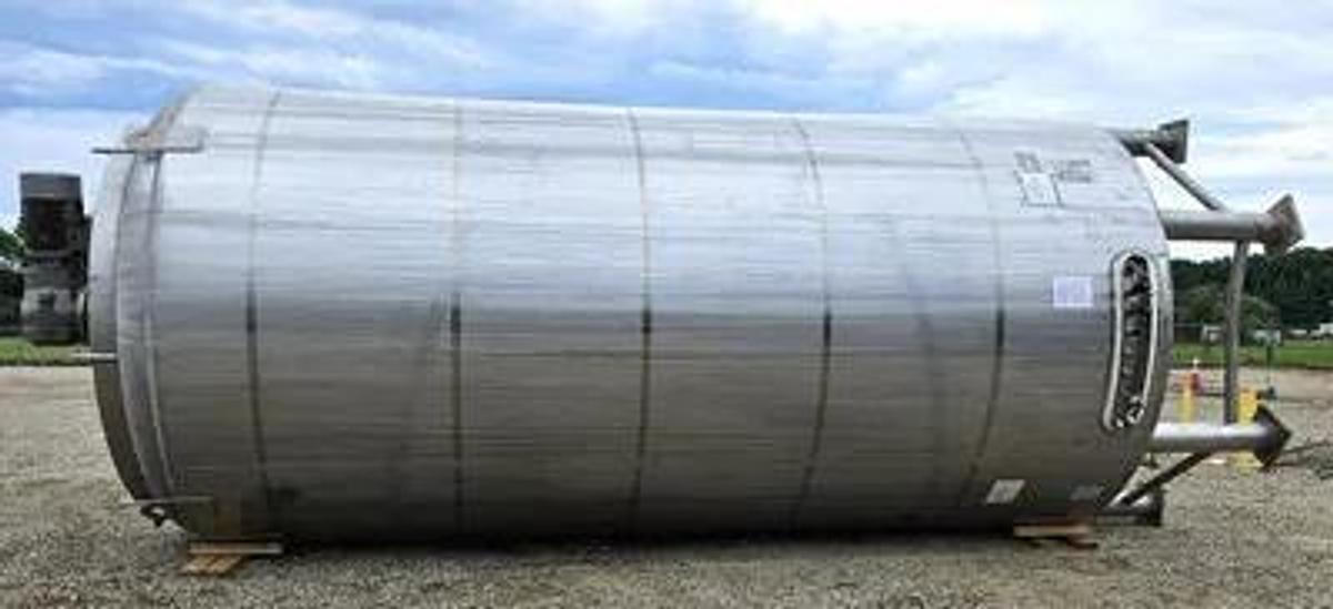 Used Used 15000 Gallon DCI Jacketed 316L Stainless Steel Sanitary Mix Tank / Fermenter / Reactor.
