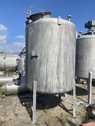 Used Used Circleville Metal Works Inc. approximately 1050 gallon 304 stainless steel vertical tank