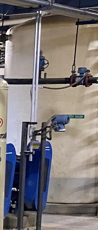 Used Used approximately 1625 gallon poly tank