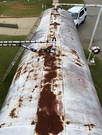 Used Used approx. 10,000 gallon CS  fuel tank
