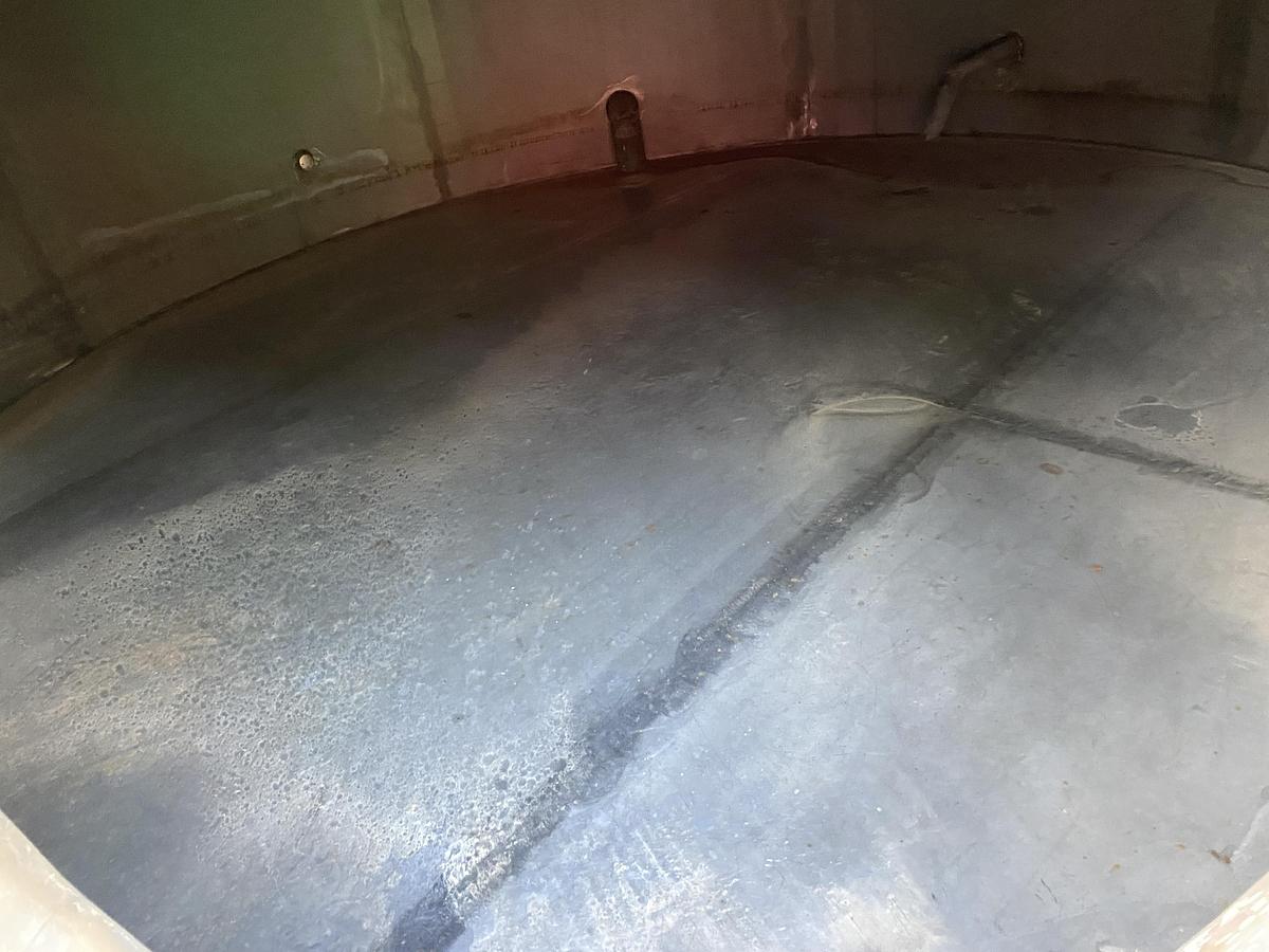 Used Used Chattanooga Boiler and Tank 10,557 gallon 304L stainless steel vertical tank.