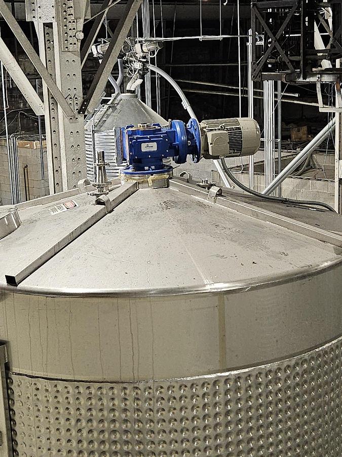 Used Used Criveller 6,000 gallon kosher 304 stainless steel jacketed fermenter tanks