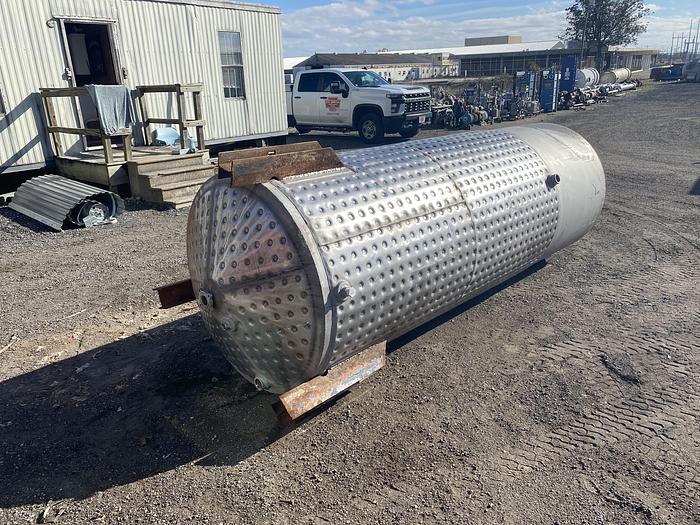 Used Used approximately 1000 gallon jacketed stainless steel tank