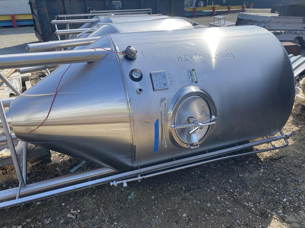 Used Used Deutshe Babcock BTE Gruppe Bdag 2600L/680 gallon 304 stainless steel vertical jacketed tank