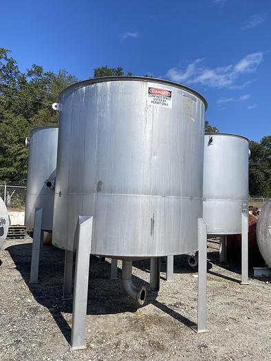 Used Used Gaston County approximately 2800 gallon 304L stainless steel vertical tank