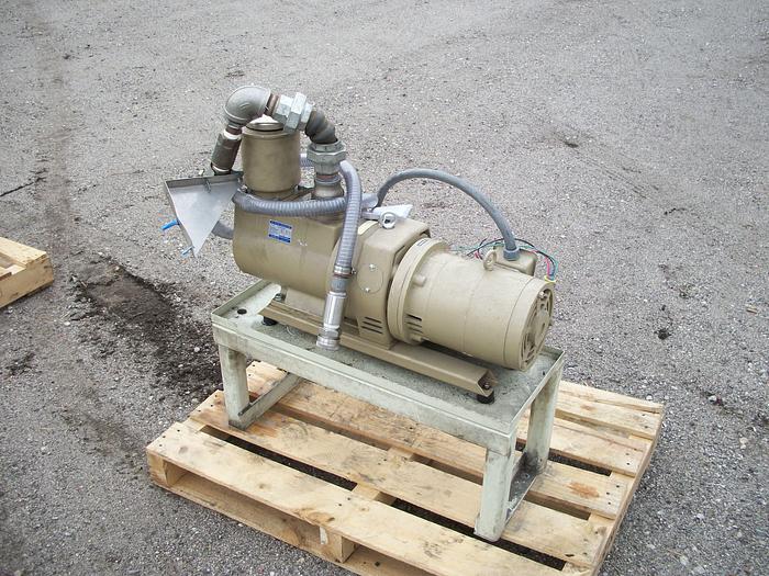 Used Used ULVAC D-950DK Oil Rotary type vacuum pump
