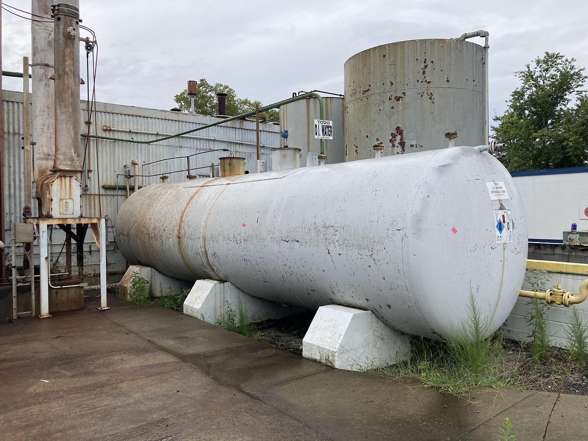 Used Used approximately 12,000 gallon horizontal 1100+ Aluminum storage tank