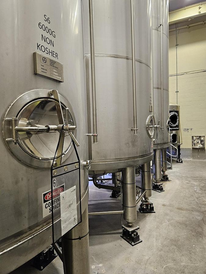Used Used Criveller 6,000 gallon kosher 304 stainless steel tanks