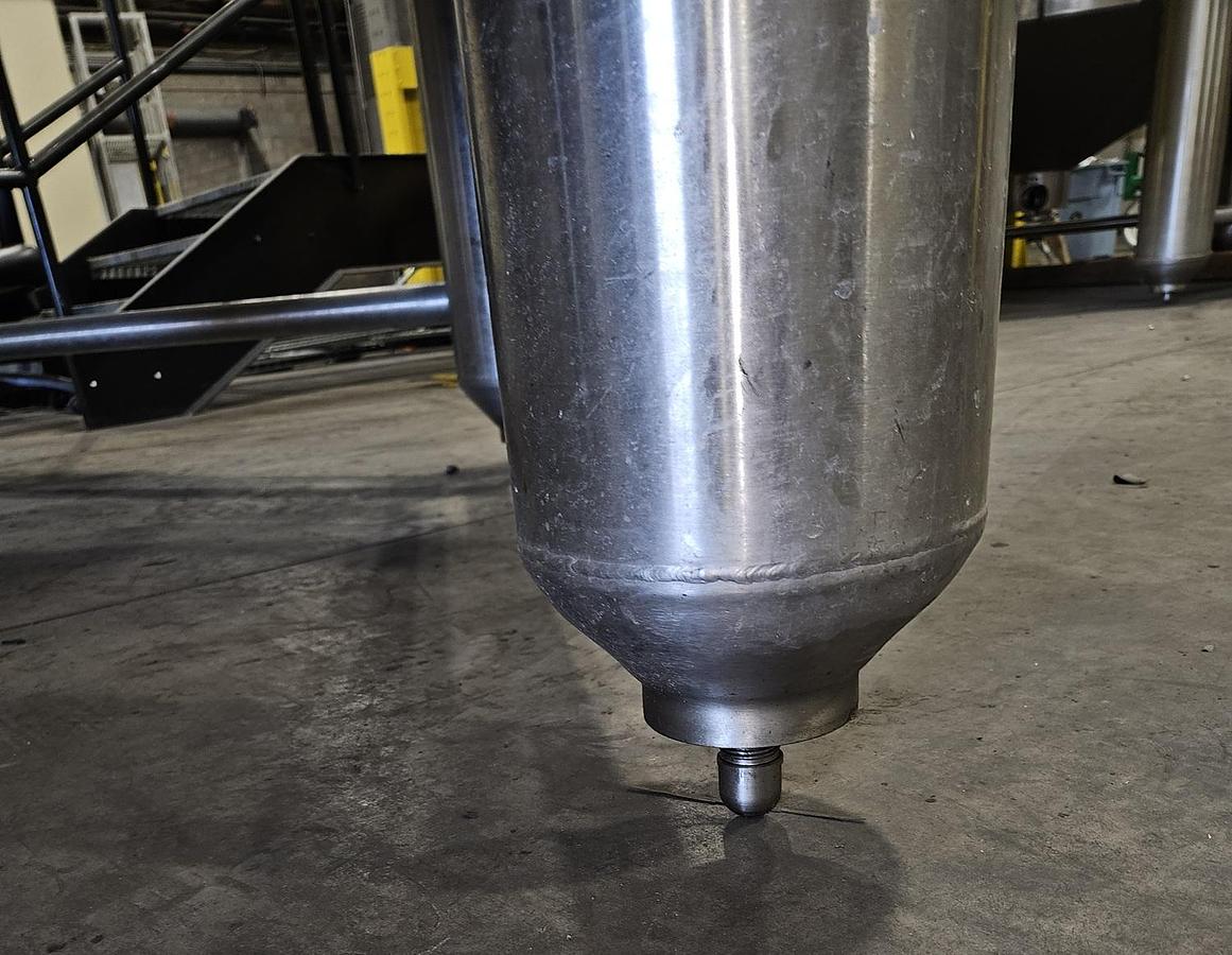 Used Used Criveller 6,000 gallon kosher 304 stainless steel jacketed fermenter tanks