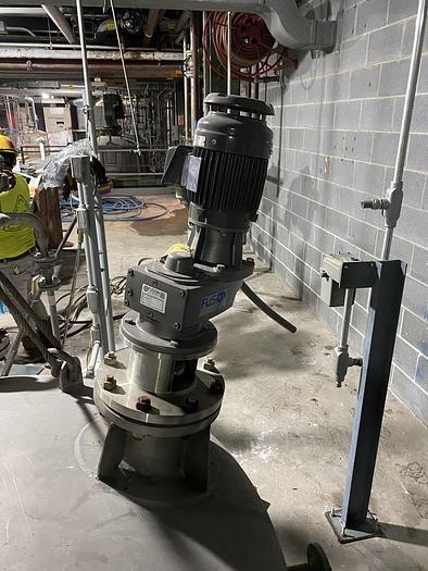 Used Used Ward Tank Corporation approximately 2850 gallon 304 stainless steel vertical mix tank