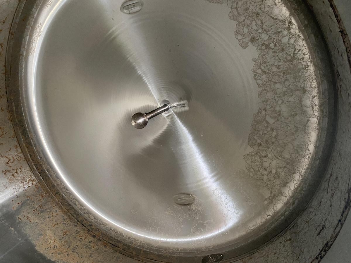 Used Used Deutshe Babcock BTE Gruppe Bdag 2600L/680 gallon 304 stainless steel vertical jacketed tank