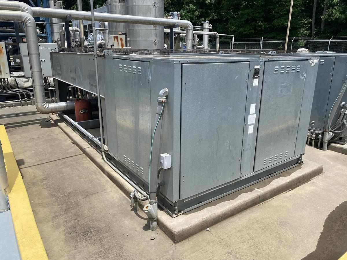 Used Used National Refrigeration and Air Conditioning Air Cooled Condenser  Chiller. Model DCM070-t4A-A2v3-X085
