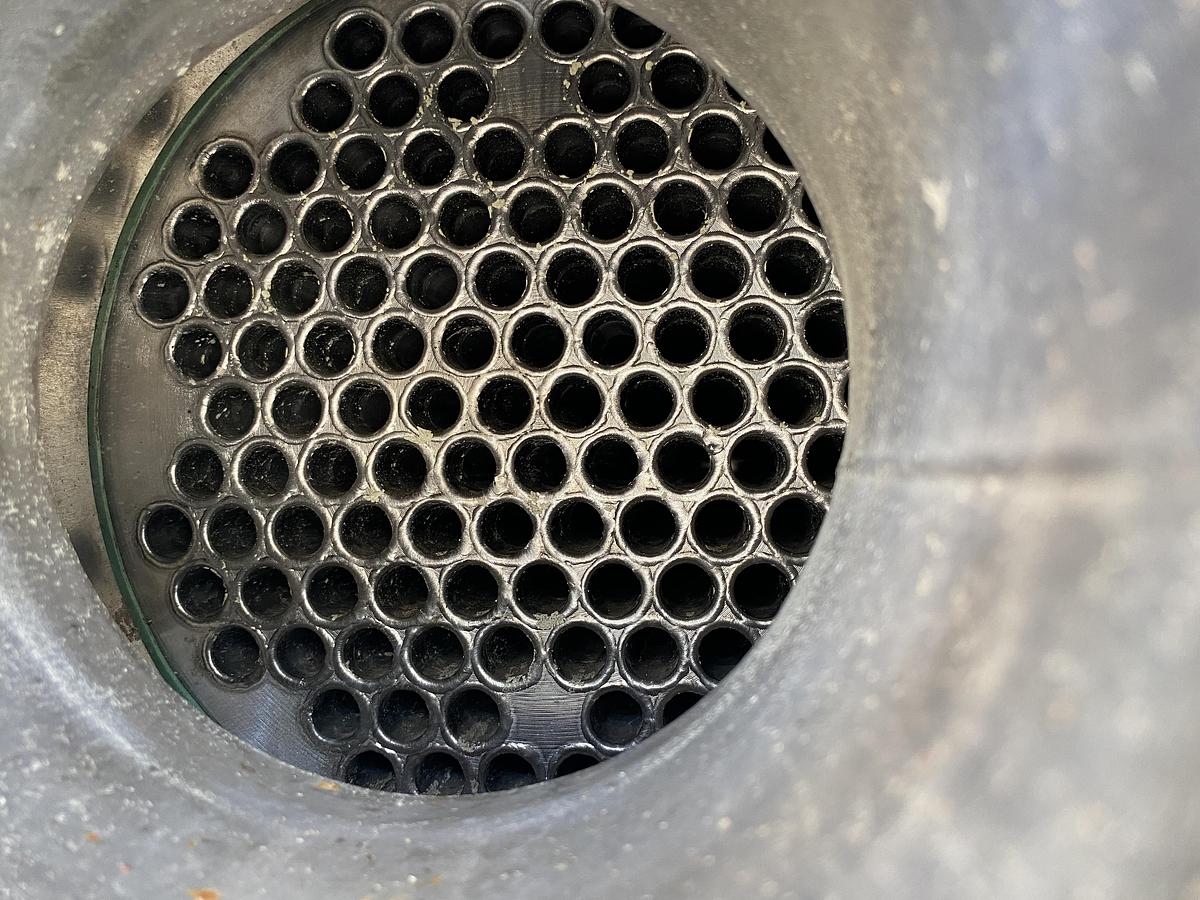 Used Used JFD Tube & Coil Products Inc. 282.5 sq ft. 304L Stainless Steel shell and tube heat exchanger