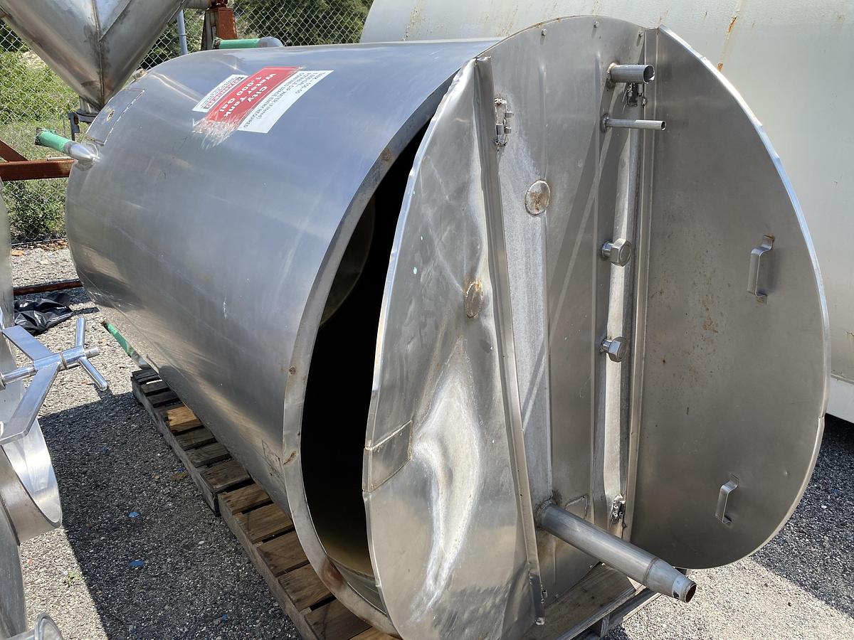 Used Used Perma San approximately 1,000 gallon stainless steel vertical tank