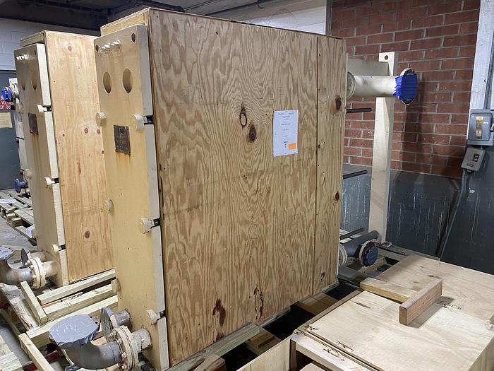 Used Used APV Model R-56 stainless steel plate heat exchanger
