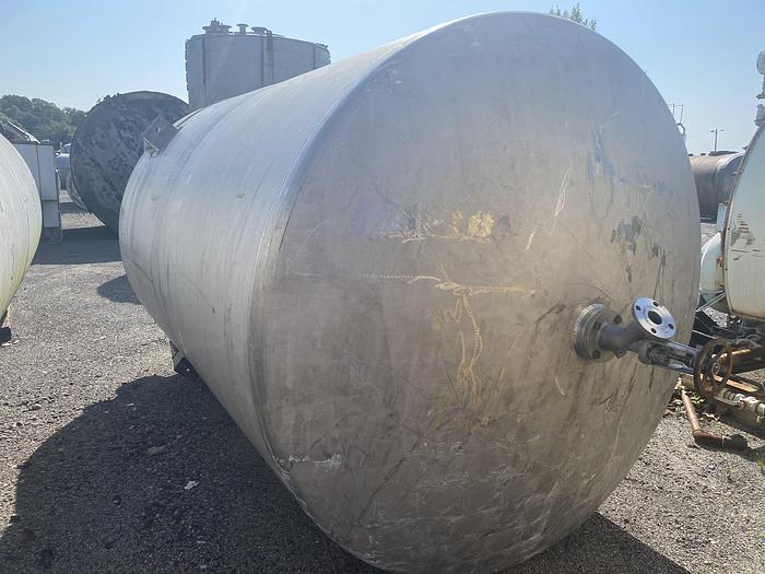 Used Used Alloy Fabricators Inc. approximately 3800 gallon 304 stainless steel vertical tank