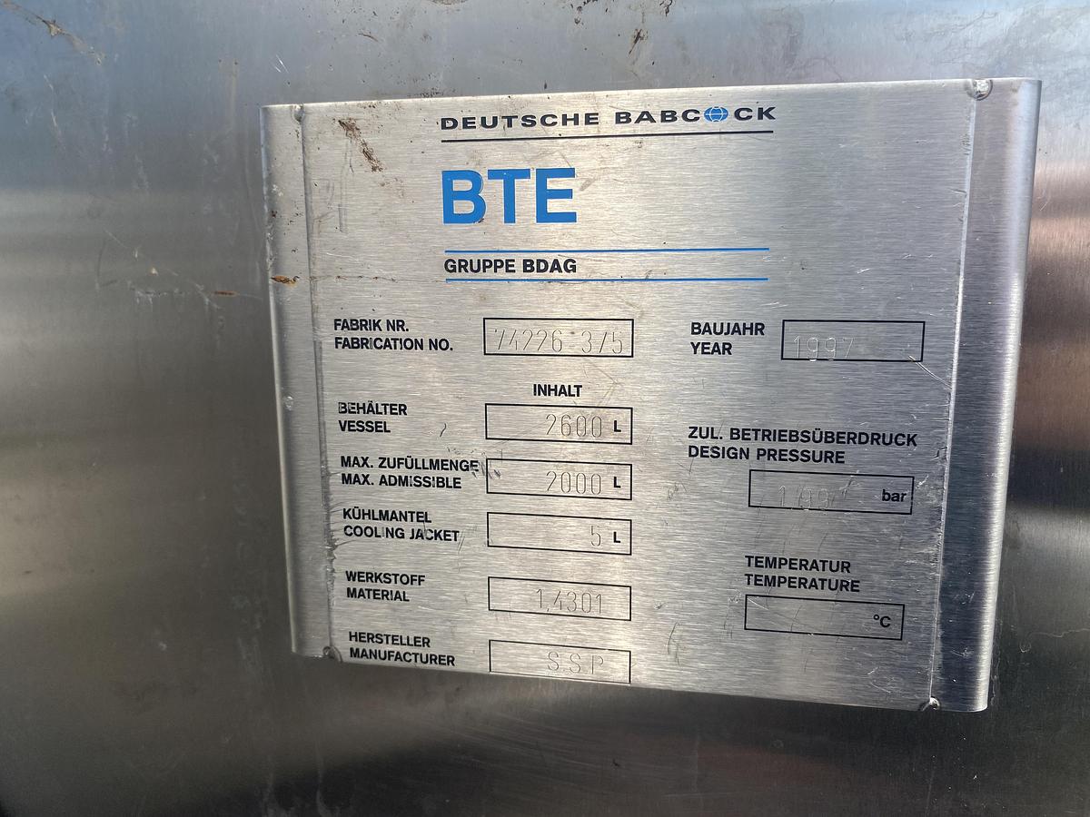 Used Used Deutshe Babcock BTE Gruppe Bdag 2600L/680 gallon 304 stainless steel vertical jacketed tank