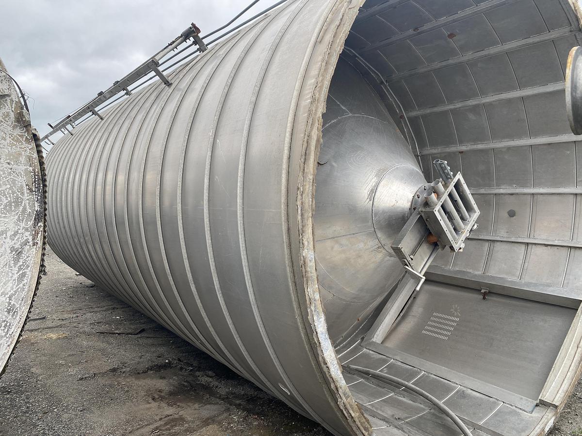 Used Used Conair Inc. 1873 cu ft Spiral Aluminum vertical bulk material silo