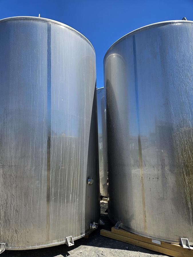 Used Used Feldmeier 7,000 gallon 304 stainless steel sanitary storage tanks