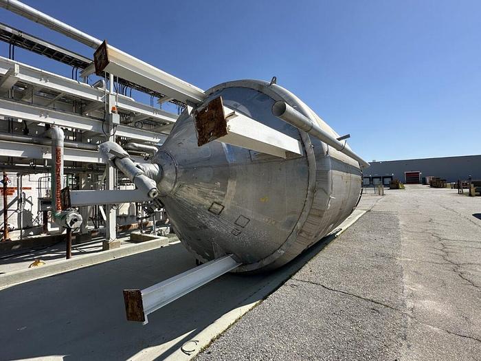 Used Used Whiting Metals Inc. approximately 12,000 gallon 304 stainless steel mix tank