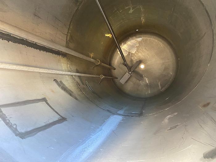 Used Used Ward Tank Corporation approximately 2850 gallon 304 stainless steel vertical mix tank