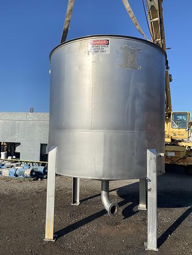 Used Used Gaston County approximately 2800 gallon 304L stainless steel vertical tank